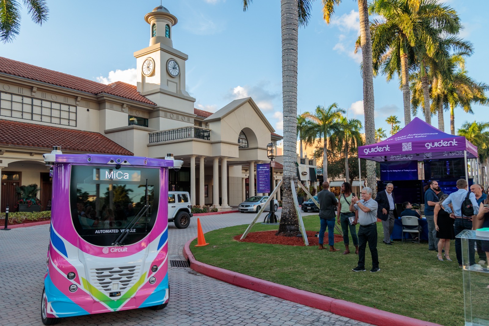 Circuit Autonomous Vehicle MiCa